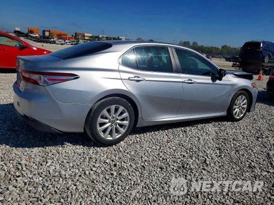 Trzecie zdjęcie samochodu z tyłu: 2018 TOYOTA CAMRY LE VIN:4T1B11HKXJU592532 - miniatura