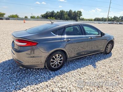 Trzecie zdjęcie samochodu z tyłu: 2017 FORD FUSION S VIN:3FA6P0G79HR237628 - miniatura