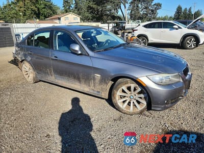 Czwarte zdjęcie samochodu z boku: 2011 BMW 328 XI SULEV VIN:WBAPK5C55BF127353 - miniatura
