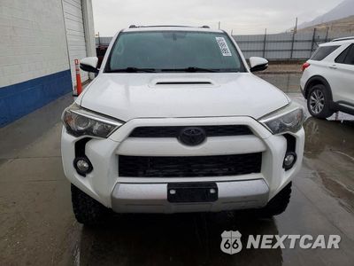 Piąte zdjęcie samochodu w środku: 2016 TOYOTA 4RUNNER TRAIL PREMIUM VIN:JTEBU5JR3G5366597 - miniatura