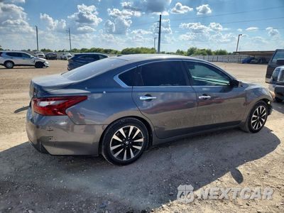 Trzecie zdjęcie samochodu z tyłu: 2018 NISSAN ALTIMA 2.5 SV VIN:1N4AL3AP7JC105651 - miniatura