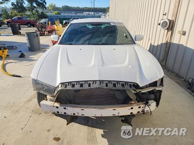 Piąte zdjęcie samochodu w środku: 2013 DODGE CHARGER SE VIN:2C3CDXBG4DH638245 - miniatura