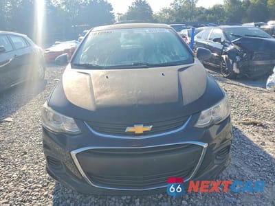 Piąte zdjęcie samochodu w środku: 2017 CHEVROLET SONIC LS VIN:1G1JB5SH2H4144886 - miniatura