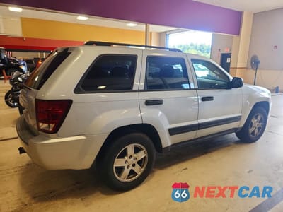 Trzecie zdjęcie samochodu z tyłu: 2006 JEEP GRAND CHEROKEE LAREDO VIN:1J4GR48646C197743 - miniatura