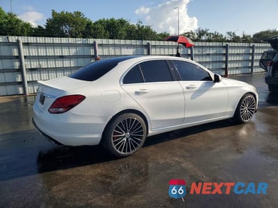 Trzecie zdjęcie samochodu z tyłu: 2016 MERCEDES-BENZ C 300 VIN:WDDWF4JB9GR146750 - miniatura