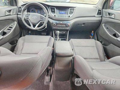 Zdjęcie 8 z 12 samochodu: 2018 HYUNDAI TUCSON SE VIN:KM8J2CA44JU766238 - miniatura