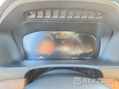 Zdjęcie 9 z 13 samochodu: 2016 VOLVO XC90 T6 VIN:YV4A22PN9G1003377 - miniatura