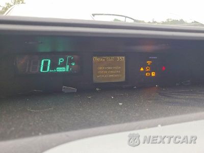 Zdjęcie 9 z 12 samochodu: 2012 TOYOTA PRIUS C TWO VIN:JTDKDTB36C1012318 - miniatura