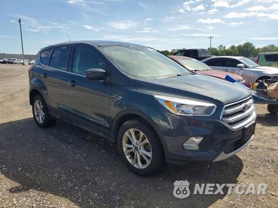 Czwarte zdjęcie samochodu z boku: 2019 FORD ESCAPE SE VIN:1FMCU9GD9KUA28403 - miniatura