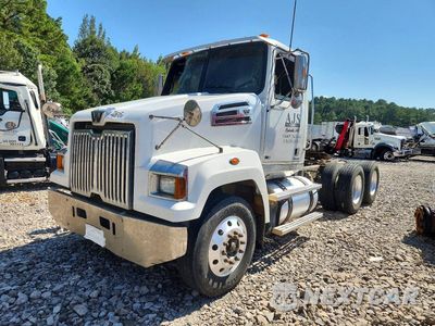 2014 4700 - SEMI TRUCK 5KJJAVDV1EPFH9925 - główne zdjęcie licytacji z USA - miniatura