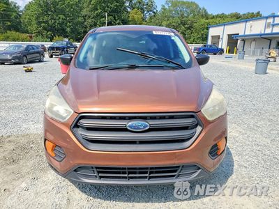 Piąte zdjęcie samochodu w środku: 2017 FORD ESCAPE S VIN:1FMCU0F71HUE85240 - miniatura