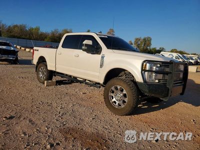 Czwarte zdjęcie samochodu z boku: 2019 FORD F250 SUPER DUTY VIN:1FT7W2B6XKEG54293 - miniatura