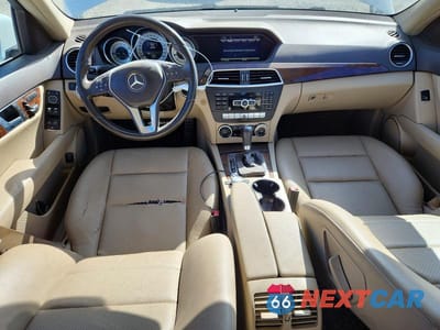 Zdjęcie 8 z 12 samochodu: 2014 MERCEDES-BENZ C 250 VIN:WDDGF4HB3ER307178 - miniatura
