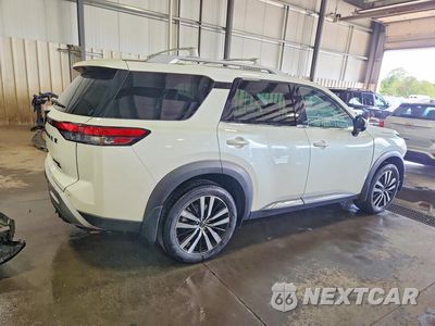 Trzecie zdjęcie samochodu z tyłu: 2024 NISSAN PATHFINDER PLATINUM VIN:5N1DR3DJ8RC220327 - miniatura
