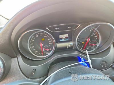 Zdjęcie 9 z 13 samochodu: 2019 MERCEDES-BENZ CLA 250 VIN:WDDSJ4EBXKN721994 - miniatura