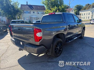 Trzecie zdjęcie samochodu z tyłu: 2021 TOYOTA TUNDRA CREWMAX LIMITED VIN:5TFHY5F11MX982515 - miniatura