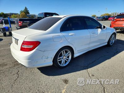 Trzecie zdjęcie samochodu z tyłu: 2013 MERCEDES-BENZ C 250 VIN:WDDGF4HB5DA747481 - miniatura