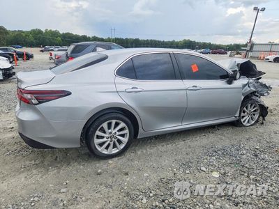 Trzecie zdjęcie samochodu z tyłu: 2023 TOYOTA CAMRY LE VIN:4T1C11AK8PU124855 - miniatura