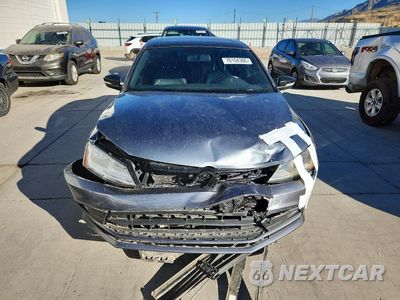 Piąte zdjęcie samochodu w środku: 2018 VOLKSWAGEN JETTA SPORT VIN:3VWD17AJ2JM257171 - miniatura