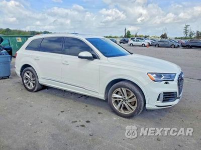 Czwarte zdjęcie samochodu z boku: 2021 AUDI Q7 PREMIUM PLUS VIN:WA1LXAF7XMD014161 - miniatura