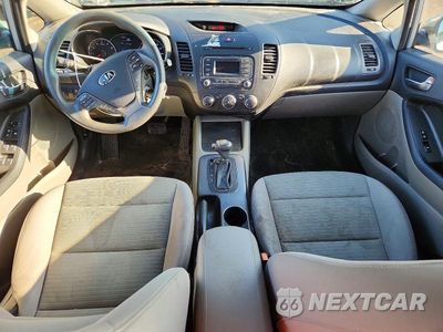 Zdjęcie 8 z 12 samochodu: 2015 KIA FORTE LX VIN:KNAFX4A62F5362579 - miniatura