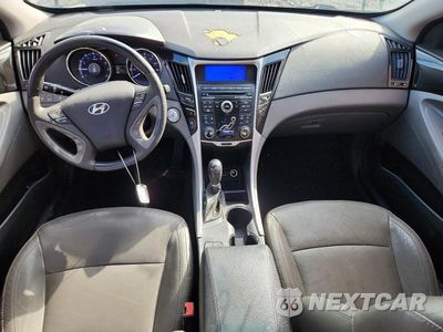 Zdjęcie 8 z 12 samochodu: 2011 HYUNDAI SONATA LIMITED VIN:5NPEC4AC6BH261359 - miniatura