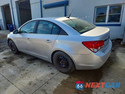 Drugie zdjęcie samochodu z przodu: 2013 CHEVROLET CRUZE LT VIN:1G1PC5SB7D7315451 - miniatura