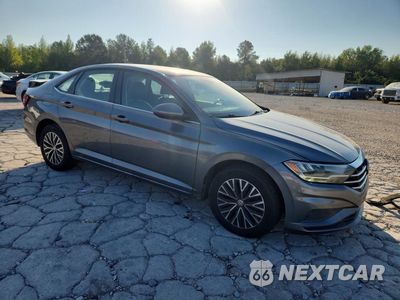 Czwarte zdjęcie samochodu z boku: 2019 VOLKSWAGEN JETTA S VIN:3VWCB7BU0KM134567 - miniatura