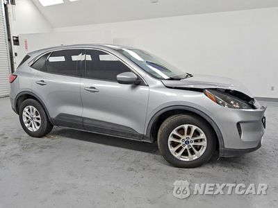 Czwarte zdjęcie samochodu z boku: 2021 FORD ESCAPE SE VIN:1FMCU0G6XMUA96970 - miniatura