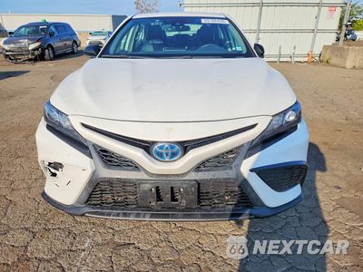 Piąte zdjęcie samochodu w środku: 2024 TOYOTA CAMRY HYBRID SE NIGHTSHADE VIN:4T1G31AK2RU078146 - miniatura
