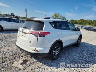 Trzecie zdjęcie samochodu z tyłu: 2018 TOYOTA RAV4 LE VIN:JTMBFREVXJJ187596 - miniatura