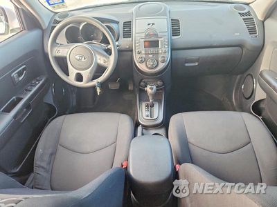 Zdjęcie 8 z 13 samochodu: 2010 KIA SOUL + VIN:KNDJT2A20A7702514 - miniatura