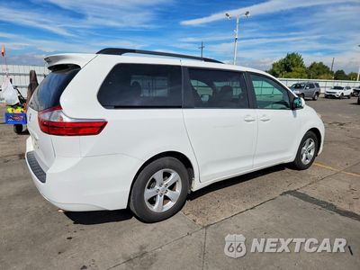 Trzecie zdjęcie samochodu z tyłu: 2015 TOYOTA SIENNA LE VIN:5TDKK3DC4FS583994 - miniatura