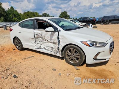 Czwarte zdjęcie samochodu z boku: 2017 HYUNDAI ELANTRA VALUE EDITION VIN:5NPD84LF4HH194127 - miniatura