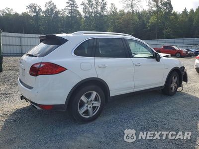 Trzecie zdjęcie samochodu z tyłu: 2013 PORSCHE CAYENNE VIN:WP1AF2A22DLA40114 - miniatura