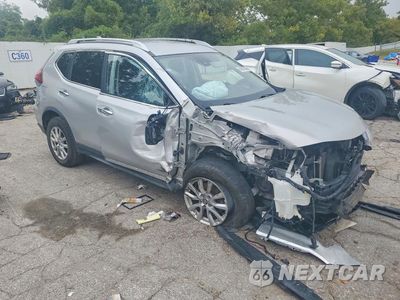 Czwarte zdjęcie samochodu z boku: 2020 NISSAN ROGUE SV VIN:KNMAT2MV1LP511404 - miniatura