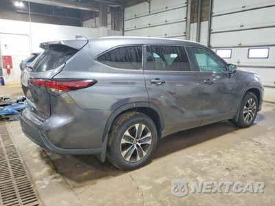 Trzecie zdjęcie samochodu z tyłu: 2024 TOYOTA HIGHLANDER XLE VIN:5TDKDRBH4RS561302 - miniatura