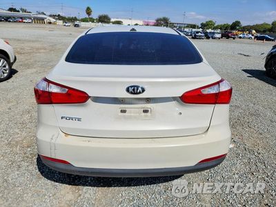 Zdjęcie 6 z 12 samochodu: 2015 KIA FORTE LX VIN:KNAFK4A64F5389135 - miniatura