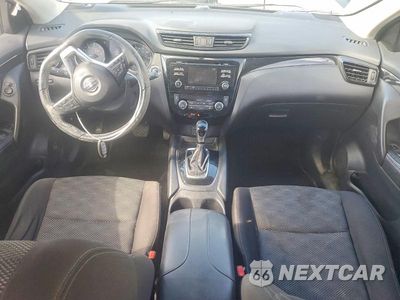 Zdjęcie 8 z 13 samochodu: 2018 NISSAN ROGUE SPORT SV VIN:JN1BJ1CR2JW201275 - miniatura