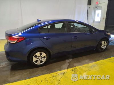 Trzecie zdjęcie samochodu z tyłu: 2018 KIA FORTE LX VIN:3KPFK4A71JE167984 - miniatura
