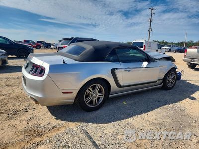Trzecie zdjęcie samochodu z tyłu: 2014 FORD MUSTANG VIN:1ZVBP8EM6E5205571 - miniatura