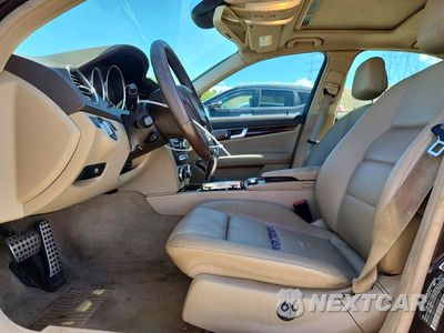 Zdjęcie 7 z 12 samochodu: 2012 MERCEDES-BENZ C 300 4MATIC VIN:WDDGF8BB7CA642147 - miniatura