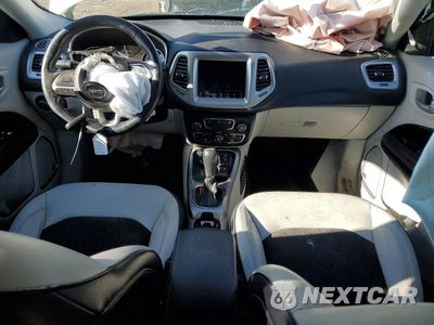 Zdjęcie 8 z 13 samochodu: 2018 JEEP COMPASS LATITUDE VIN:3C4NJDBBXJT103858 - miniatura