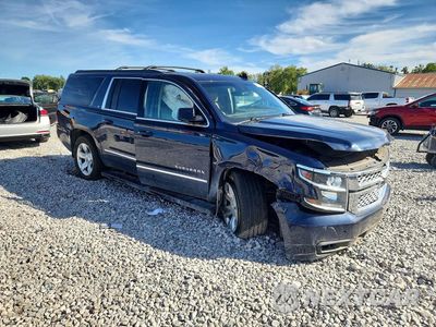 Czwarte zdjęcie samochodu z boku: 2018 CHEVROLET SUBURBAN K1500 LT VIN:1GNSKHKC4JR396852 - miniatura