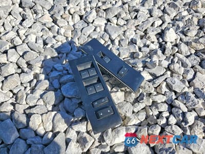 Zdjęcie 13 z 14 samochodu: 2007 FORD EXPLORER XLT VIN:1FMEU63E17UA62672 - miniatura