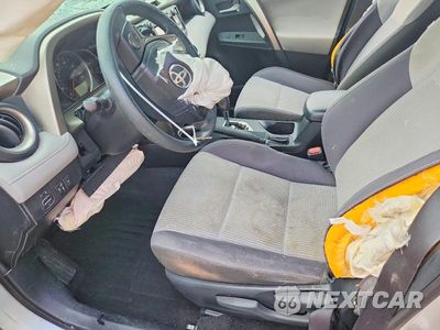 Zdjęcie 7 z 13 samochodu: 2015 TOYOTA RAV4 XLE VIN:JTMWFREV6FD069827 - miniatura