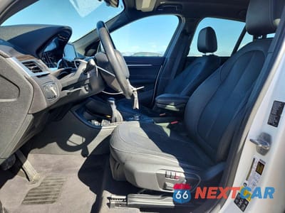 Zdjęcie 7 z 12 samochodu: 2017 BMW X1 XDRIVE28I VIN:WBXHT3C37H5F80725 - miniatura