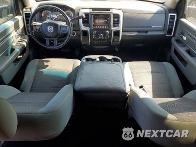 Zdjęcie 8 z 12 samochodu: 2017 RAM 2500 SLT VIN:3C6UR4ML5HG719830 - miniatura