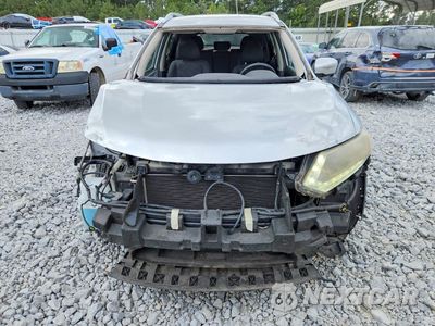 Piąte zdjęcie samochodu w środku: 2015 NISSAN ROGUE SV VIN:KNMAT2MT5FP509609 - miniatura