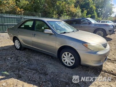 Czwarte zdjęcie samochodu z boku: 2005 TOYOTA CAMRY LE VIN:4T1BE32K05U968704 - miniatura